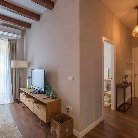 Parking Free - Cathedral Area Apartment -2 Months Min Sevilla Exterior foto