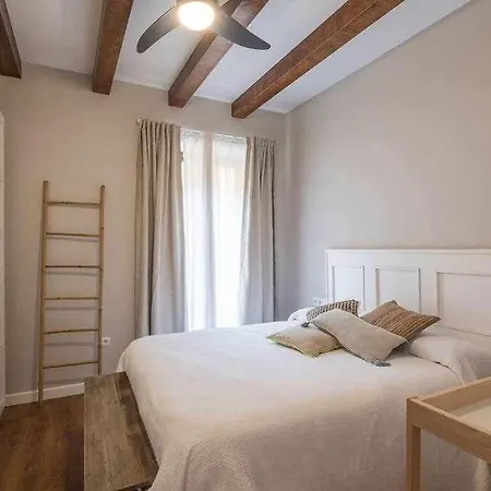 Parking Free - Cathedral Area Apartment -2 Months Min Sevilla Exterior foto