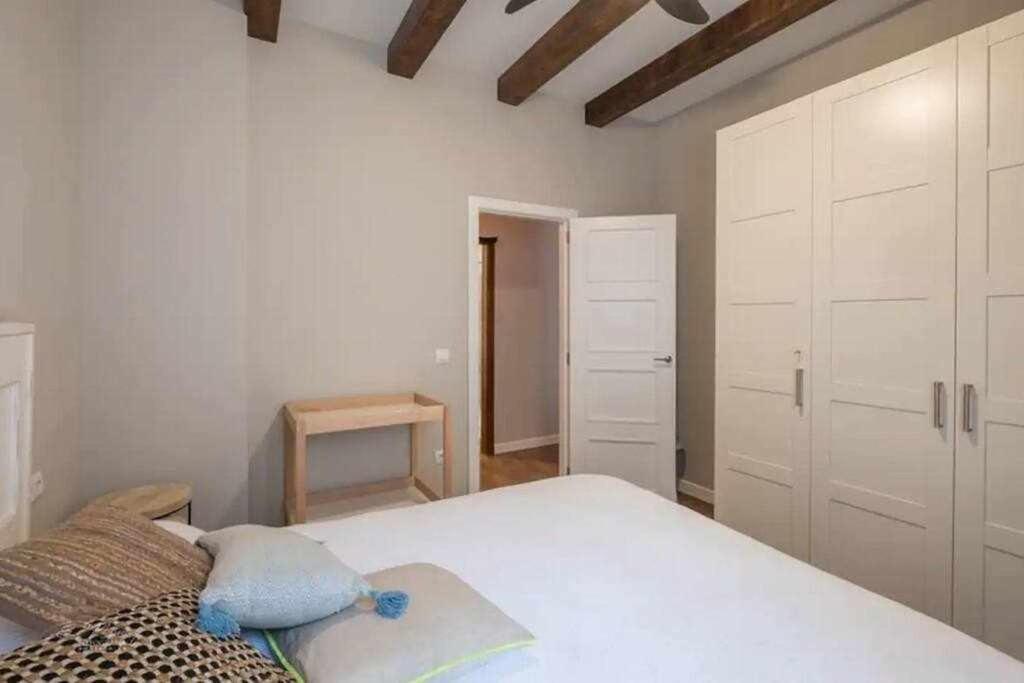 Appartamento Parking Free - Cathedral Area -2 Months Min *