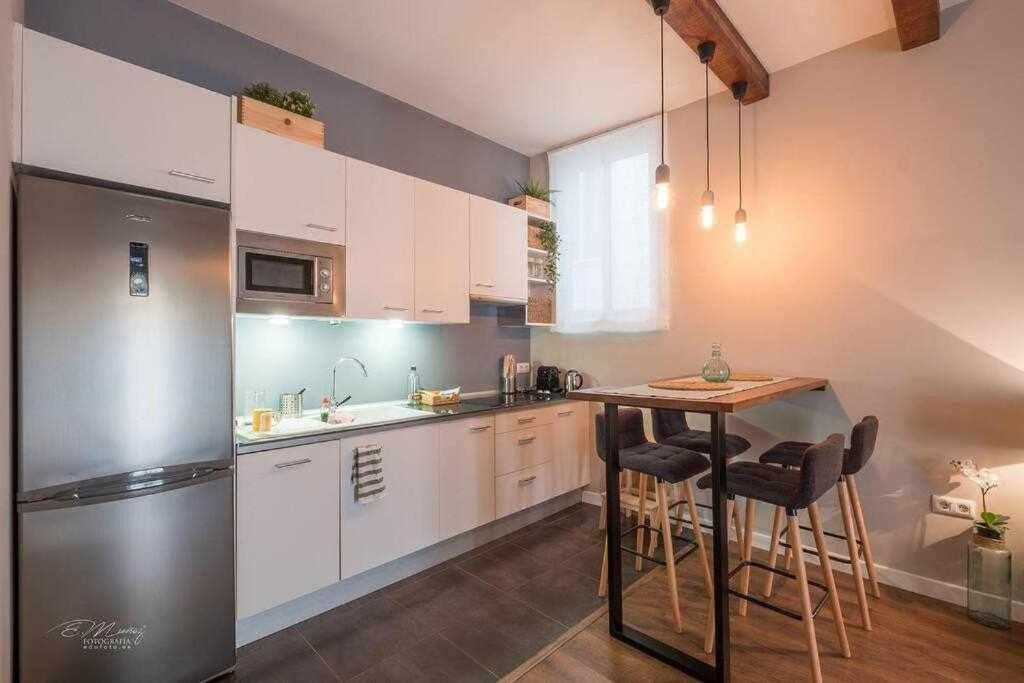 Parking Free - Cathedral Area -2 Months Min Appartamento