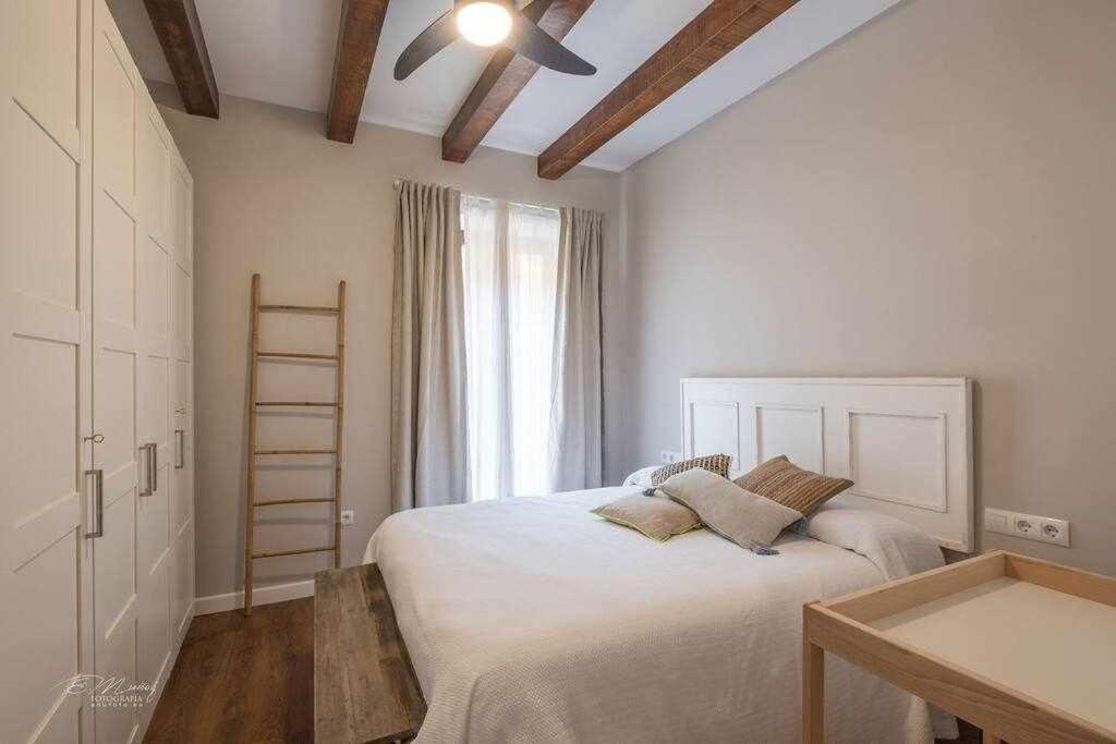 Parking Free - Cathedral Area -2 Months Min Appartamento *